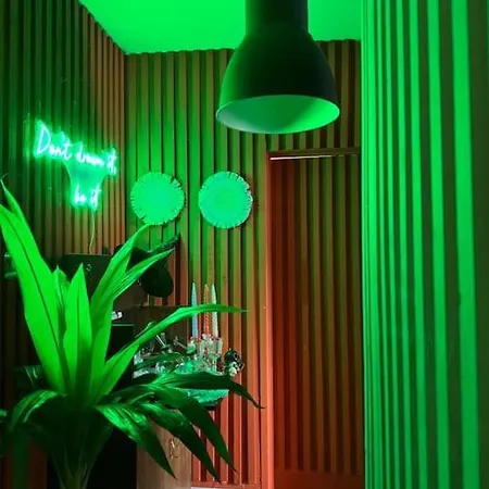 Colourful Great Location! شقة *