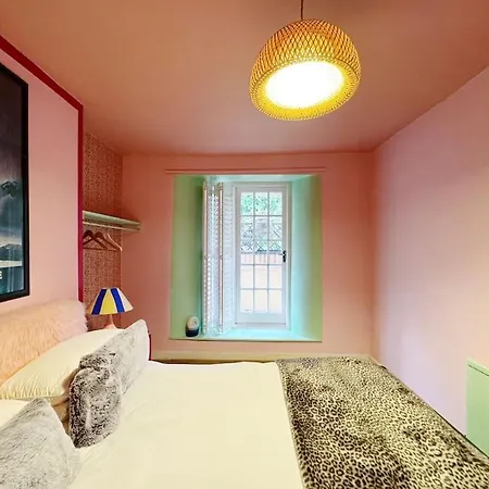Colourful Great Location! شقة *
