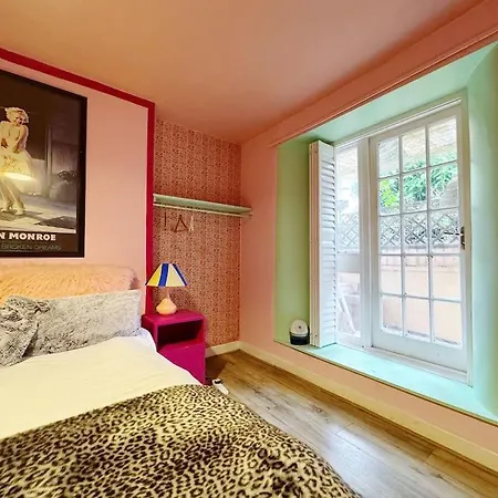 شقة Colourful Great Location!