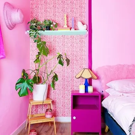 Colourful Great Location! شقة *