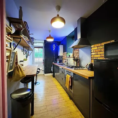 Colourful Great Location!