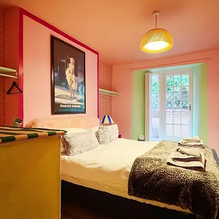 公寓 Colourful Great Location! 布里斯托