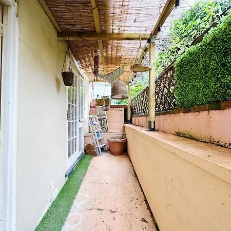 Colourful Great Location! Apartman Bristol