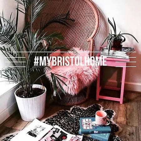 Colourful Great Location! Bristol