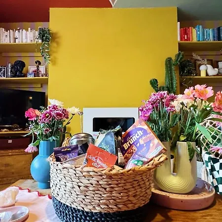 Colourful Great Location! * Bristol